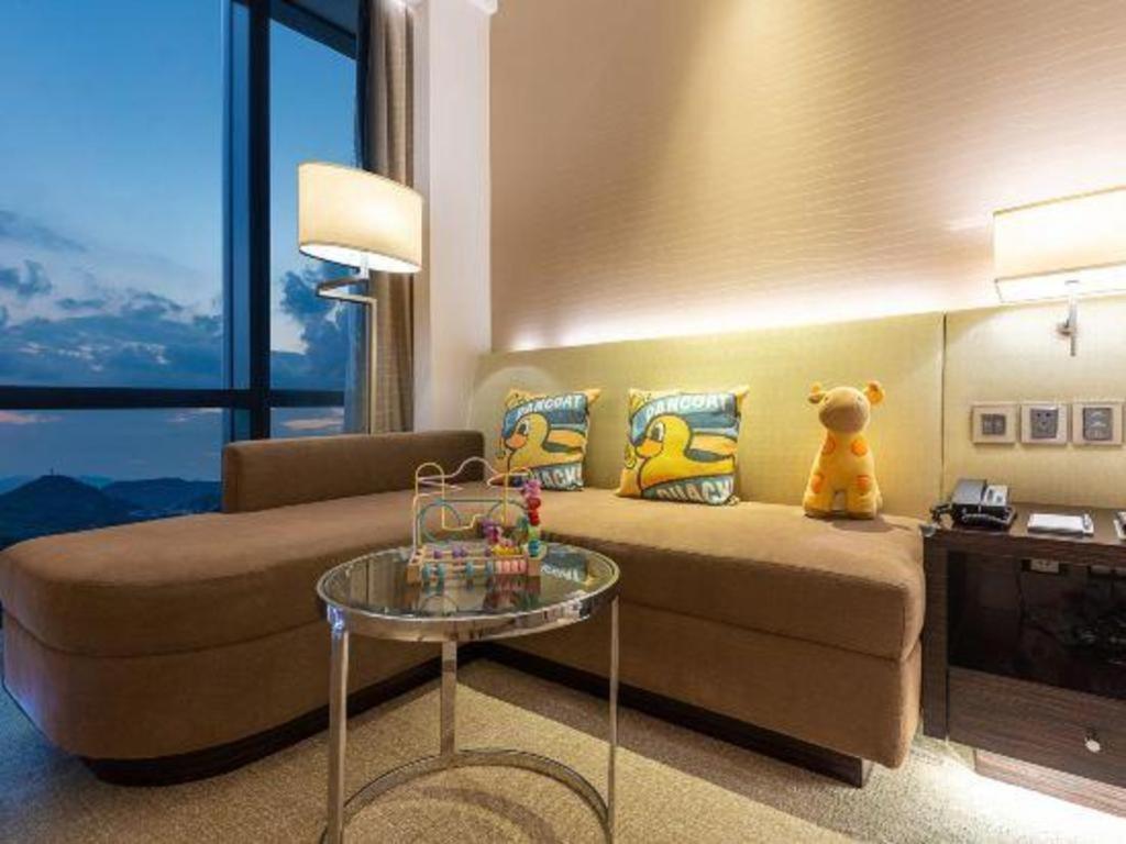 New World Guiyang Hotel Экстерьер фото