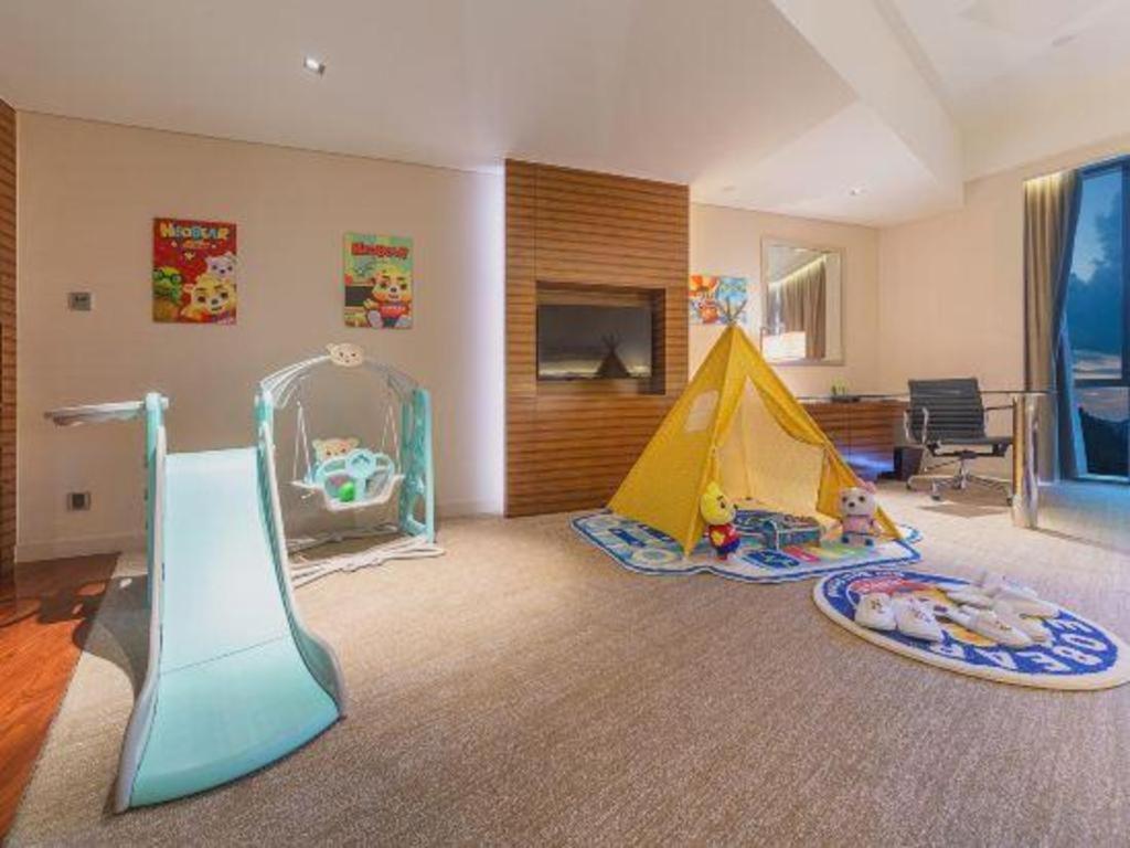 New World Guiyang Hotel Экстерьер фото