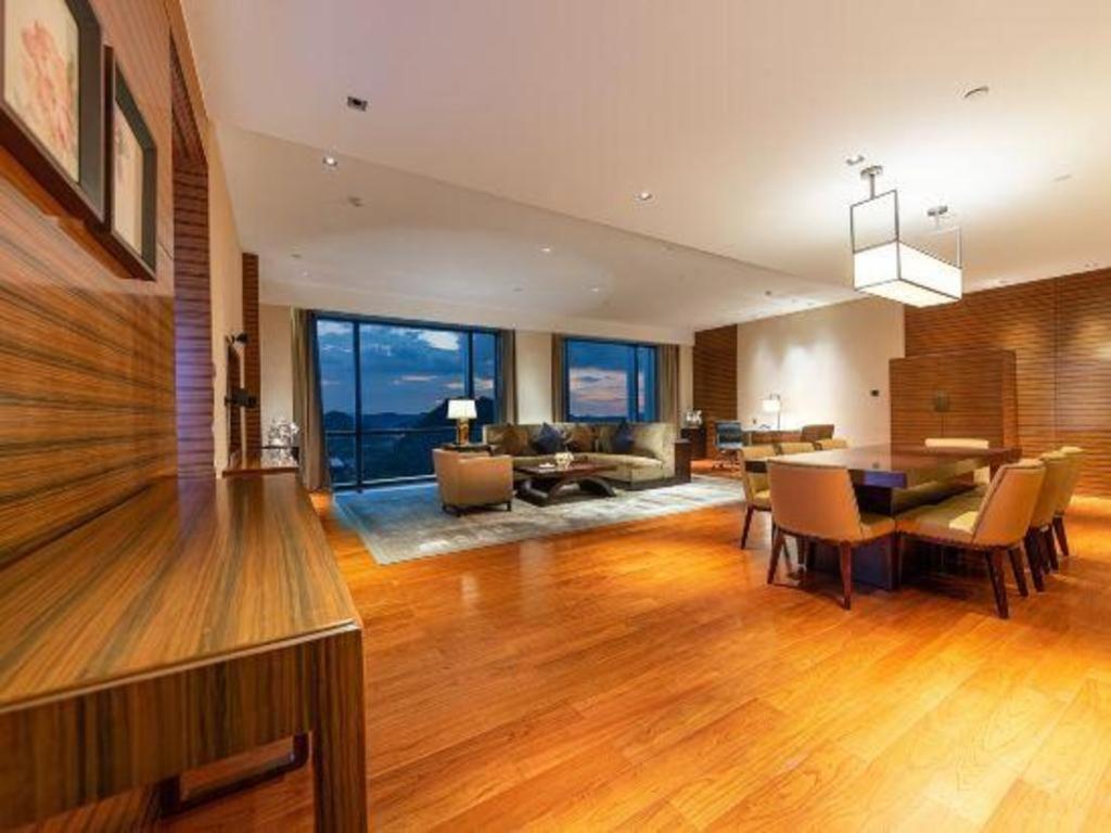 New World Guiyang Hotel Экстерьер фото