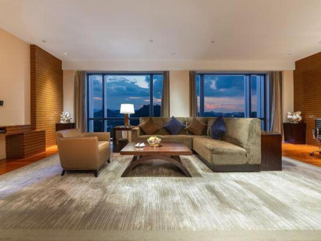 New World Guiyang Hotel Экстерьер фото
