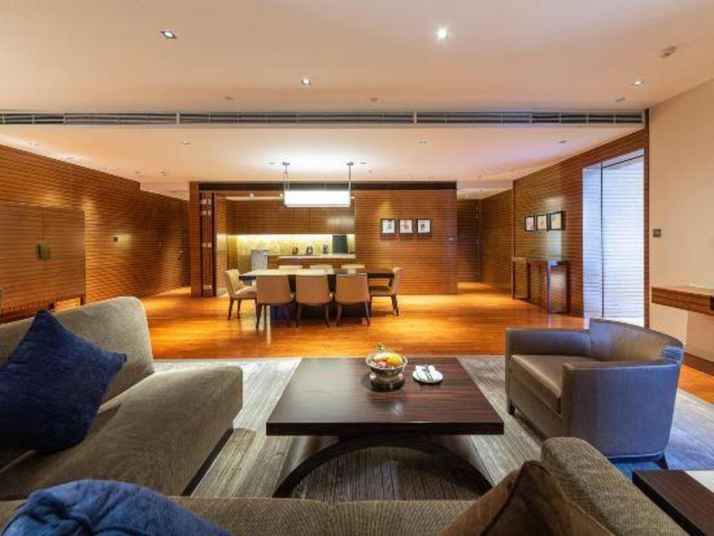 New World Guiyang Hotel Экстерьер фото