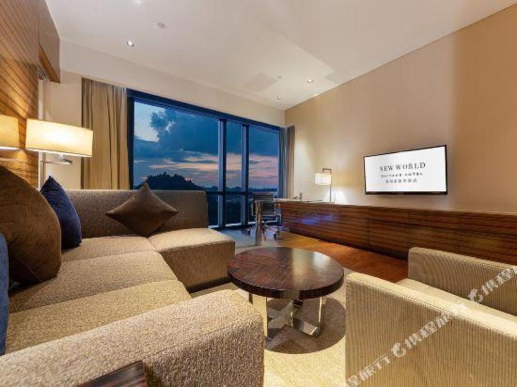 New World Guiyang Hotel Экстерьер фото