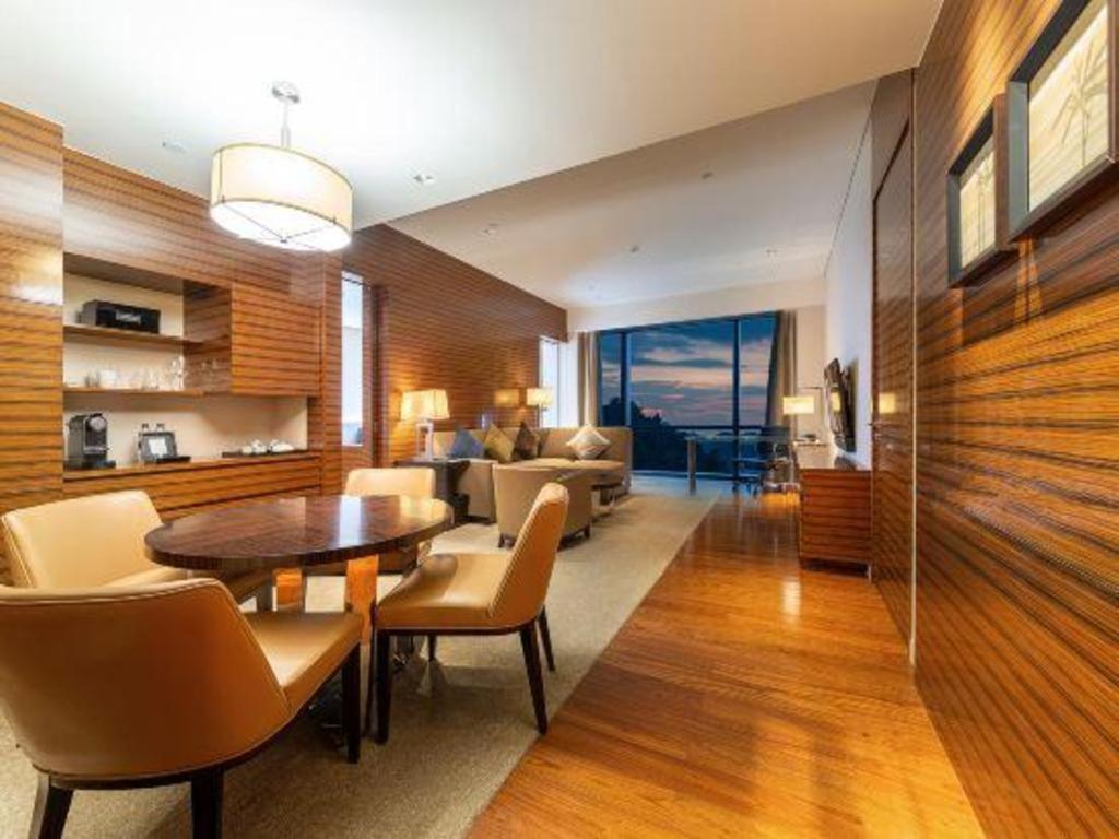 New World Guiyang Hotel Экстерьер фото