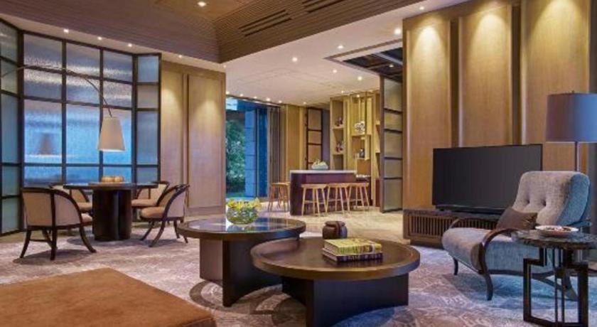 New World Guiyang Hotel Экстерьер фото