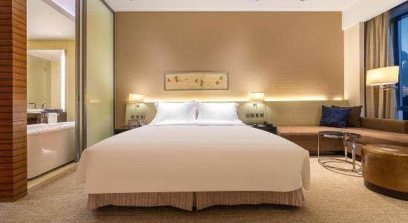 New World Guiyang Hotel Экстерьер фото