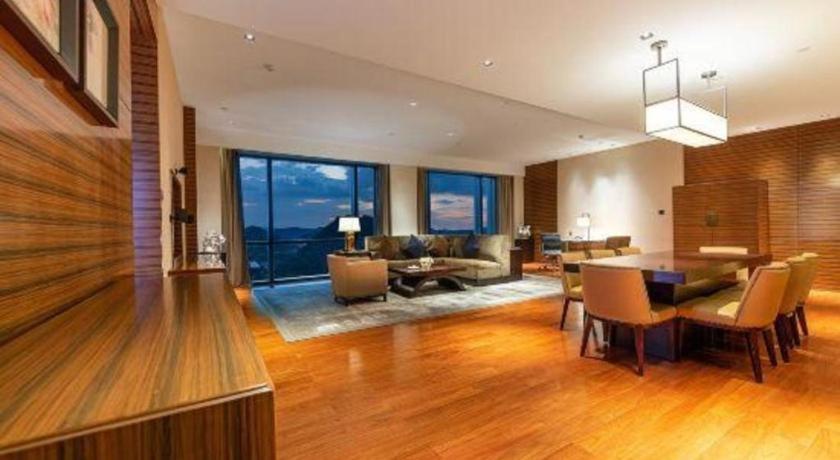 New World Guiyang Hotel Экстерьер фото