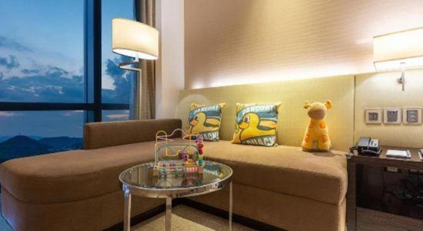 New World Guiyang Hotel Экстерьер фото