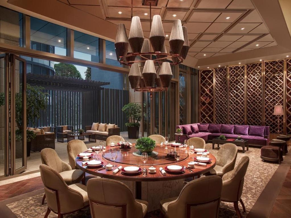 New World Guiyang Hotel Экстерьер фото