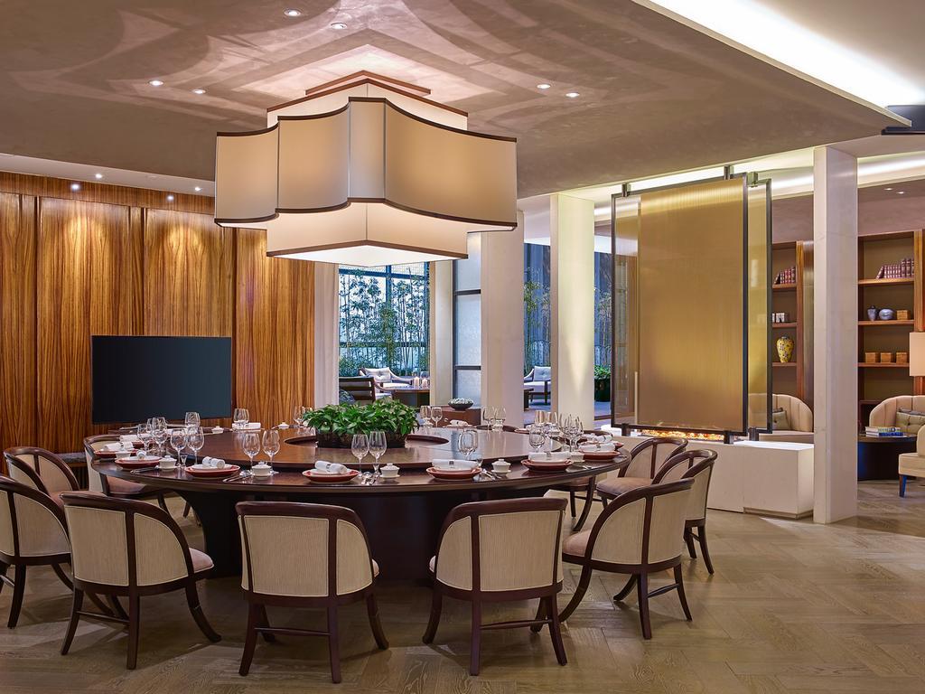 New World Guiyang Hotel Экстерьер фото
