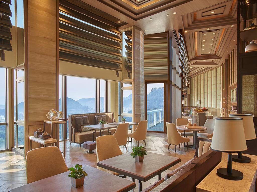 New World Guiyang Hotel Экстерьер фото